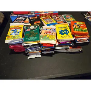 Lot of 900 multi/mixed-sport cards and non-sport trading cards in sealed pack