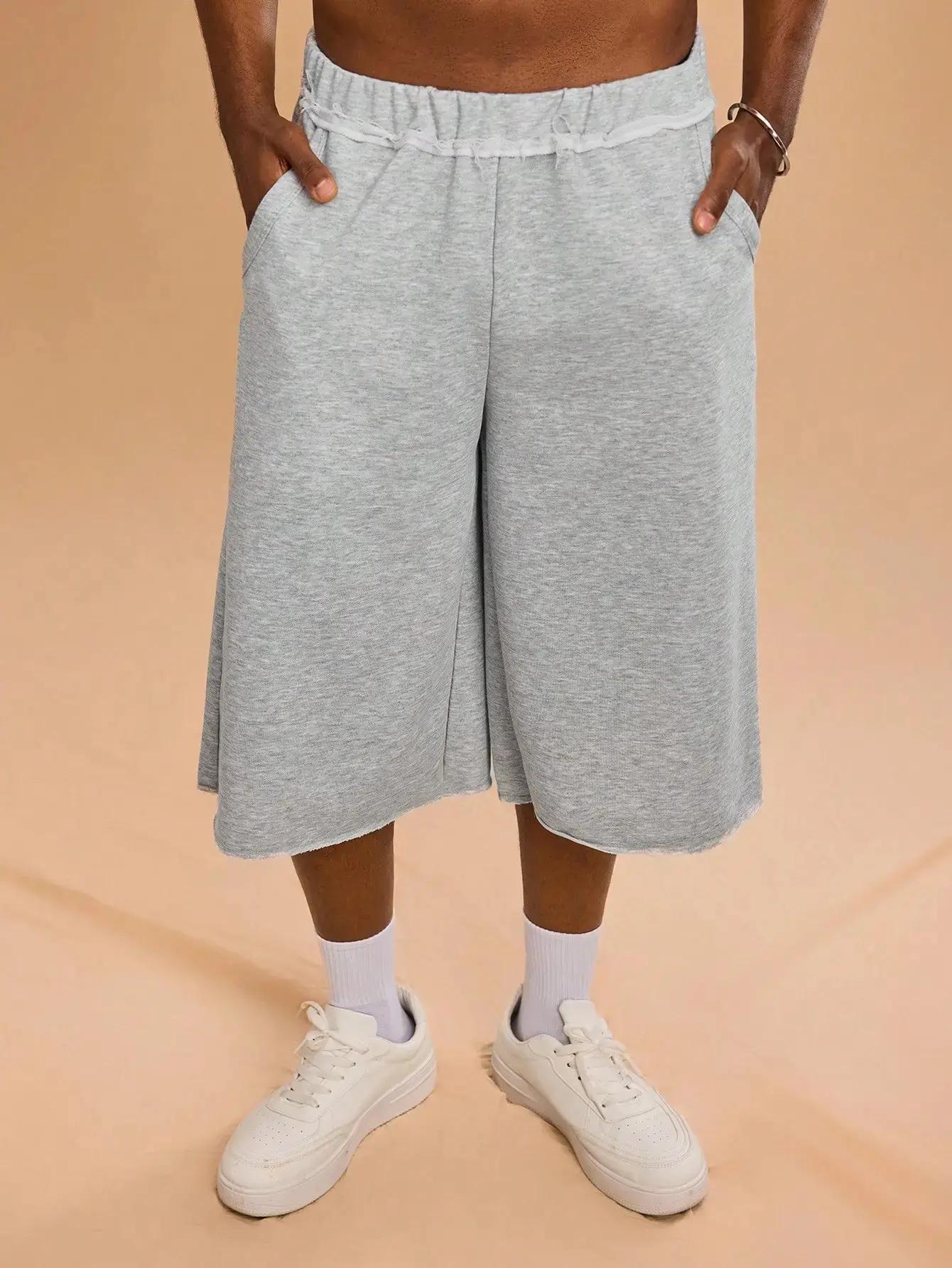 Men Sweat Shorts Hip Hop Solid Below Knee Loose Basketball Athletic Shorts with Pockets 2026