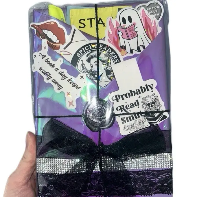 Blind date with a book (Paper back with extras)