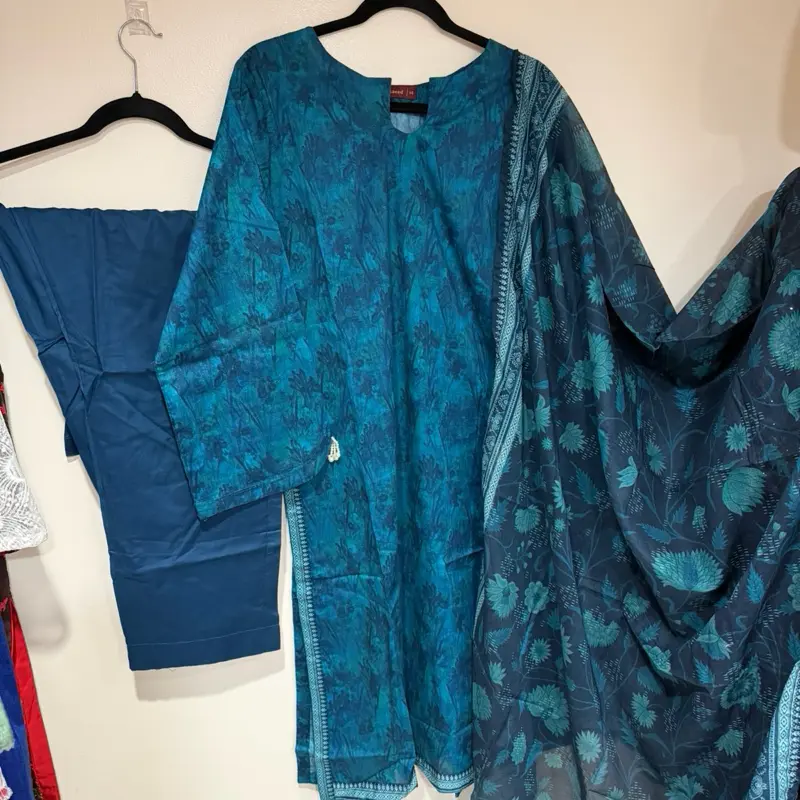 Pakistani Three Piece Set Lawn Fabric Soft And Daily Wear Women