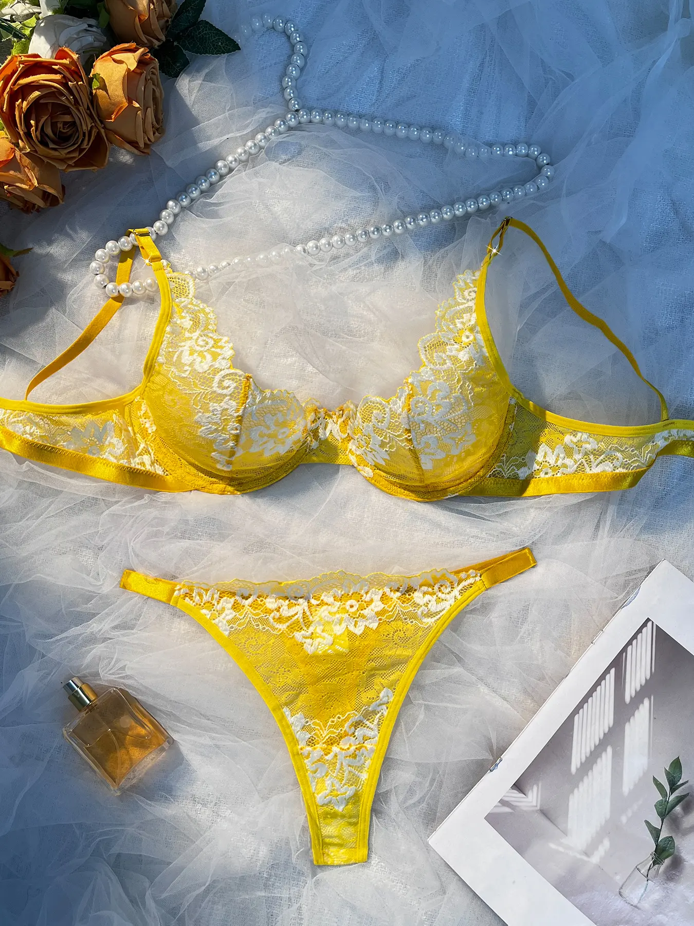 Women's Lingerie Set, Elegant Floral Embroidered Lace Corset Bra with Pearl Detail, Comfortable and Adjustable Fit