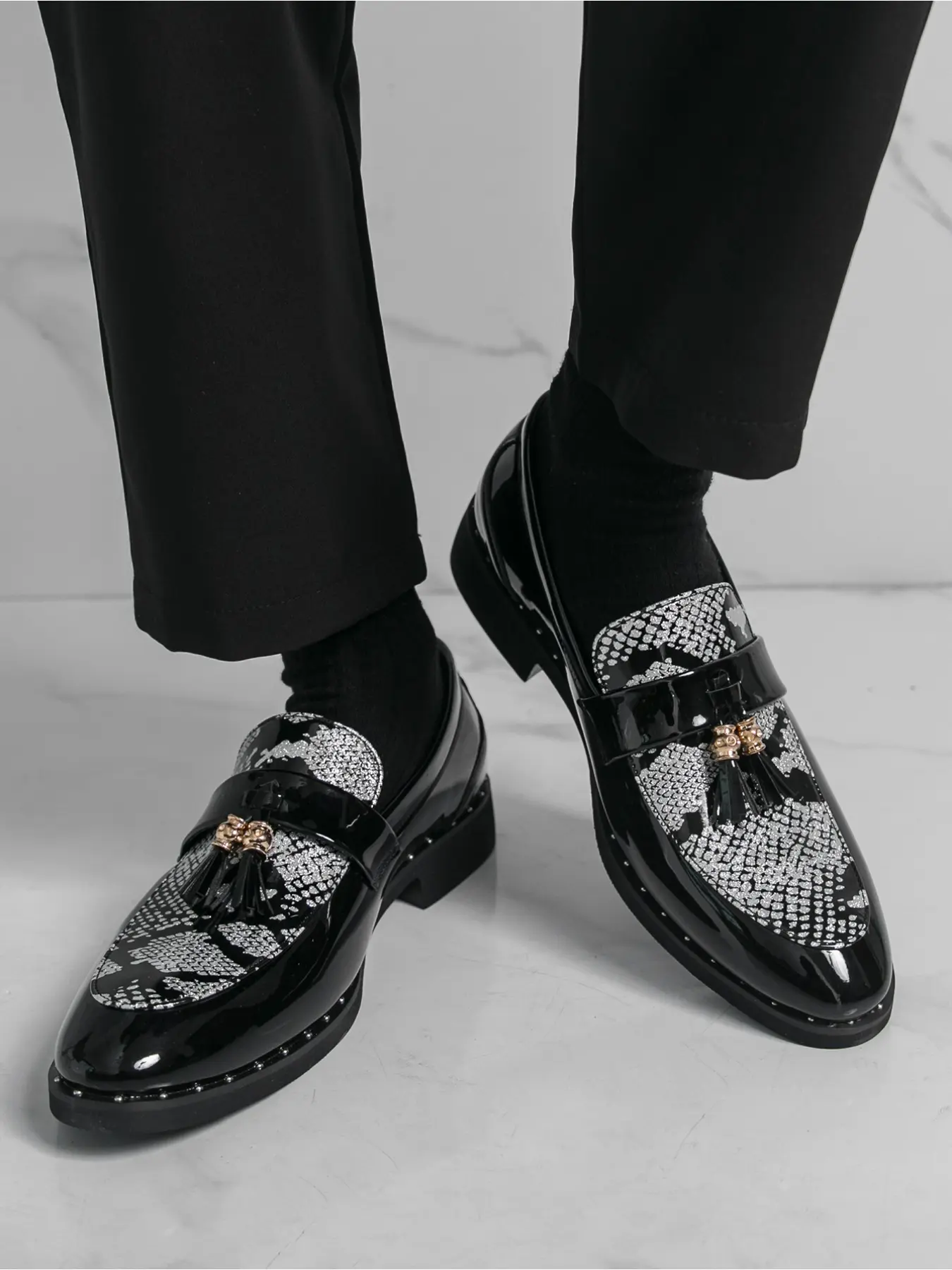 1 Pair of Color Blocked Tassel Men Formal Loafers Low Heel Round Toe Business Banquet Men Shoes Footwear