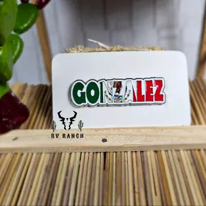 GONZALEZ last name, surname pin for caps, apellido GONZALEZ pin, hat accessories, pin de apellidos para gorras