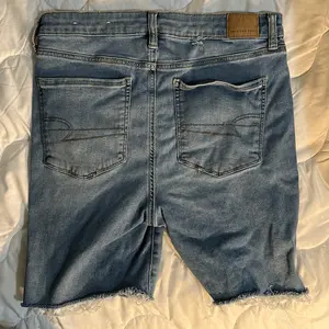 American Eagle Size 12 Super Hi-Rise Jegging Shorts? Waist: 30 inches
