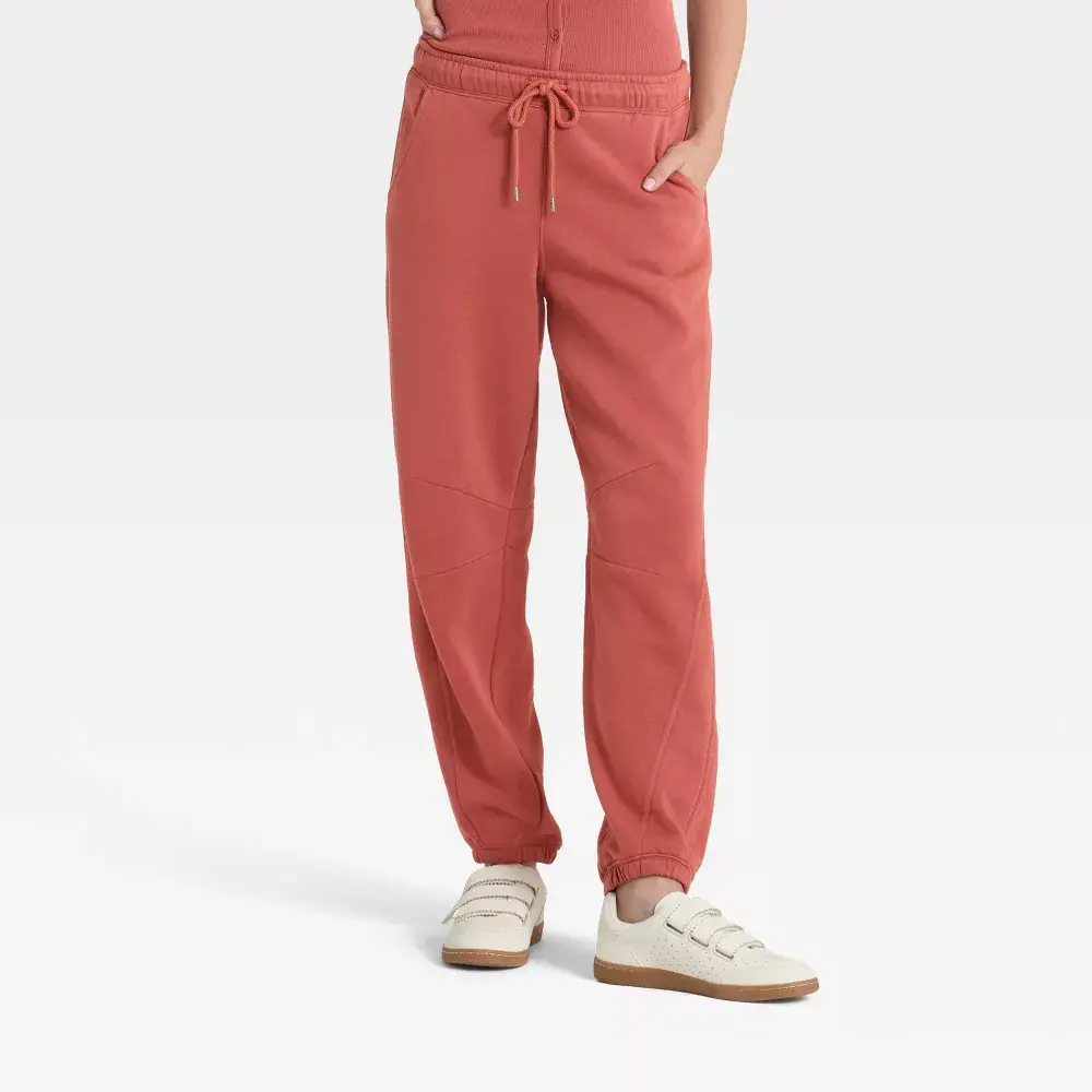 Women's Mid-Rise Barrel Leg Sweatpants - Universal Thread Rust L