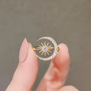 Adjustable Fashion Zinc Alloy Ring - Open Sun and Moon Couple's Ring with Rhinestones - Ideal for Parties
