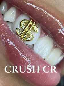 1pc 14K Gold Plated Dollar Sign Grillz Teeth Jewelry with Cubic Zirconia, Y2K Hip-Hop Style Tooth Accessory for Black Men, Women & Girls, Bold Statement Piece for Parties, Halloween, Christmas Cosplay & Gifts. Fashionable $ Symbol Design in Gold & Silver