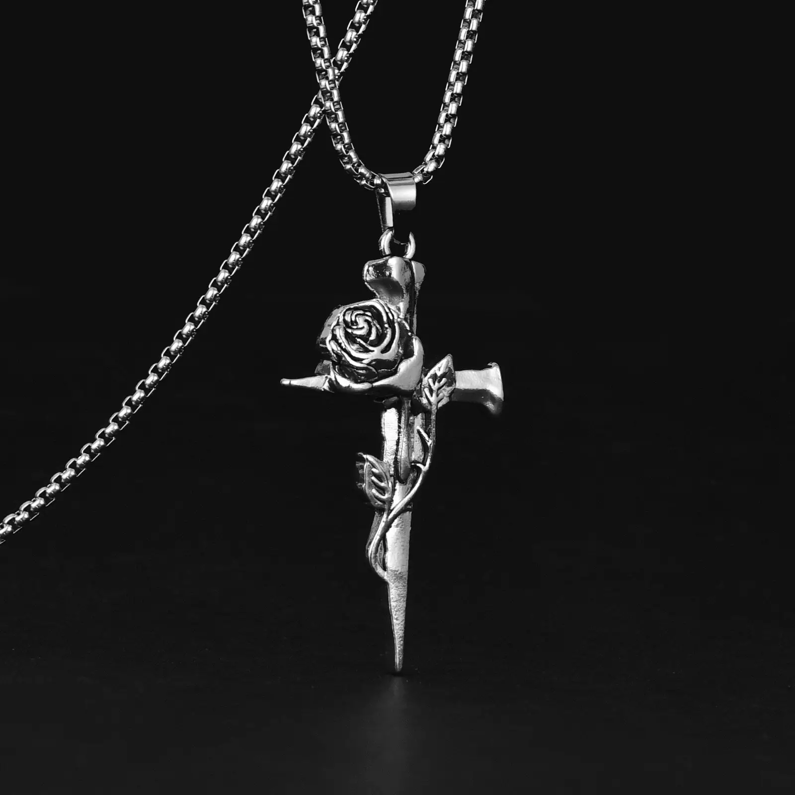 Retro rose cross personality trendy jewelry men and women long necklace hip-hop couple alloy pendant sweater chain daily wear