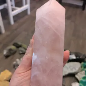 rose quartz point