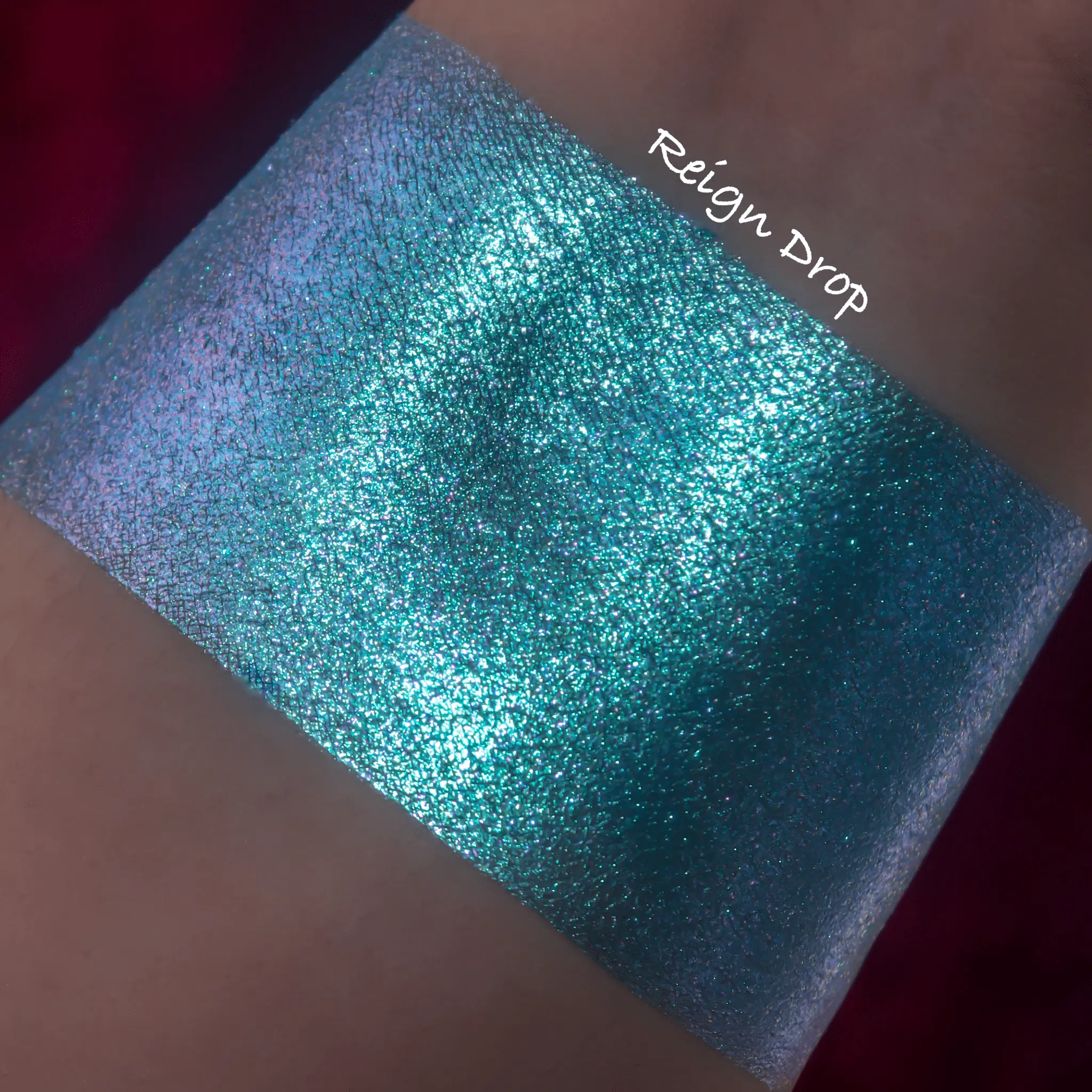 Reign Drop Blue Multichrome Loose Pigment Eyeshadow, GlowyMakeup