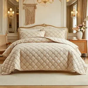 3-Piece Geometric Quilt Set, Soft Washable Polyester, Roman Spiral Pattern, Embroidered, Vintage Bedroom Decor, Unisex, All-Season Gift