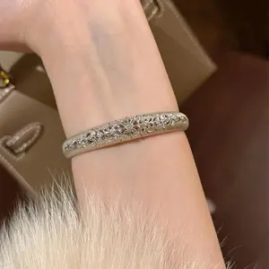 Cute Dainty Filigree Flower Pendant Necklace for Girls, Trendy Vintage Floral Wrist Jewelry, Aesthetic Cottagecore Accessory for Daily Outfits & Gifting, Trending Silver Necklace