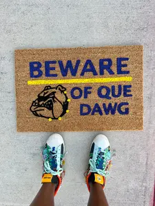 BEWARE OF QUE DAWG MAT
