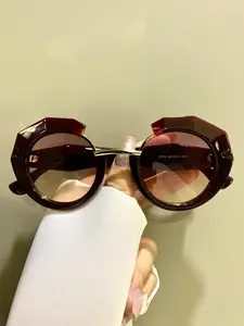 Round Fashion Glasses for Men and Women, Stylish Metal Hinge Design with PC Lenses, Trendy Decorative Eyewear for Every Occasion