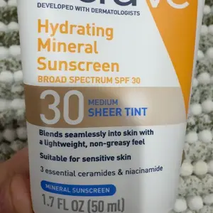 Product Review of CeraVe Sheer Tint Hydrating Mineral Sunscreen SPF 30 from W**3 U** 🇺**