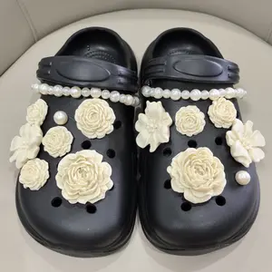 16pcs Shoe Charm Set Bling Shoe Charms for Women Flower Pearl Shoes Decoration Charms Shoes Chain Charm Cute Shoe Charms DIY Shoe Accessories for Birthday Party rhinestone decorative Footwear Bedroom