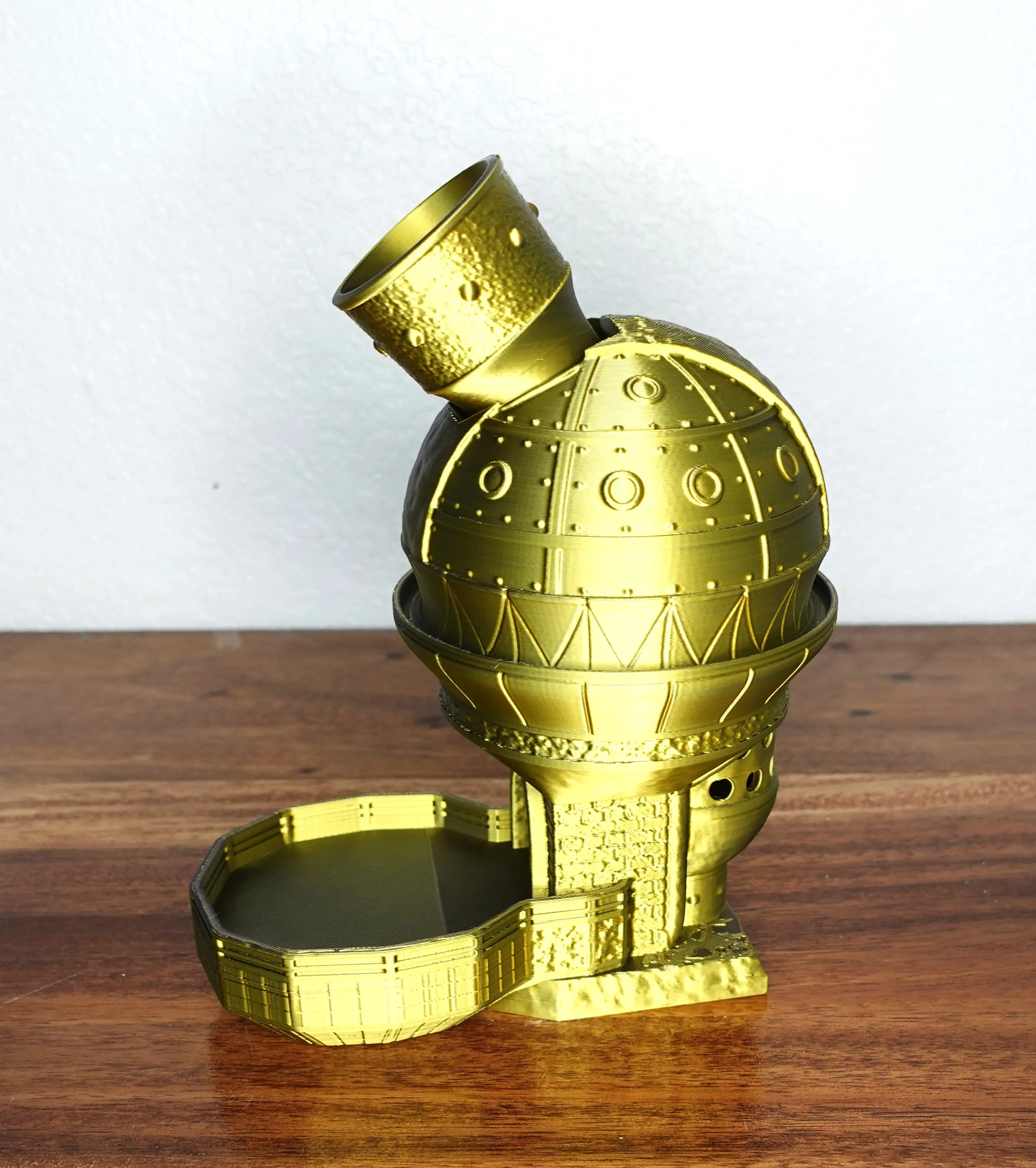 3D Printed Dice Tower - Gold Finish, Unique Design, Perfect for Board Games
