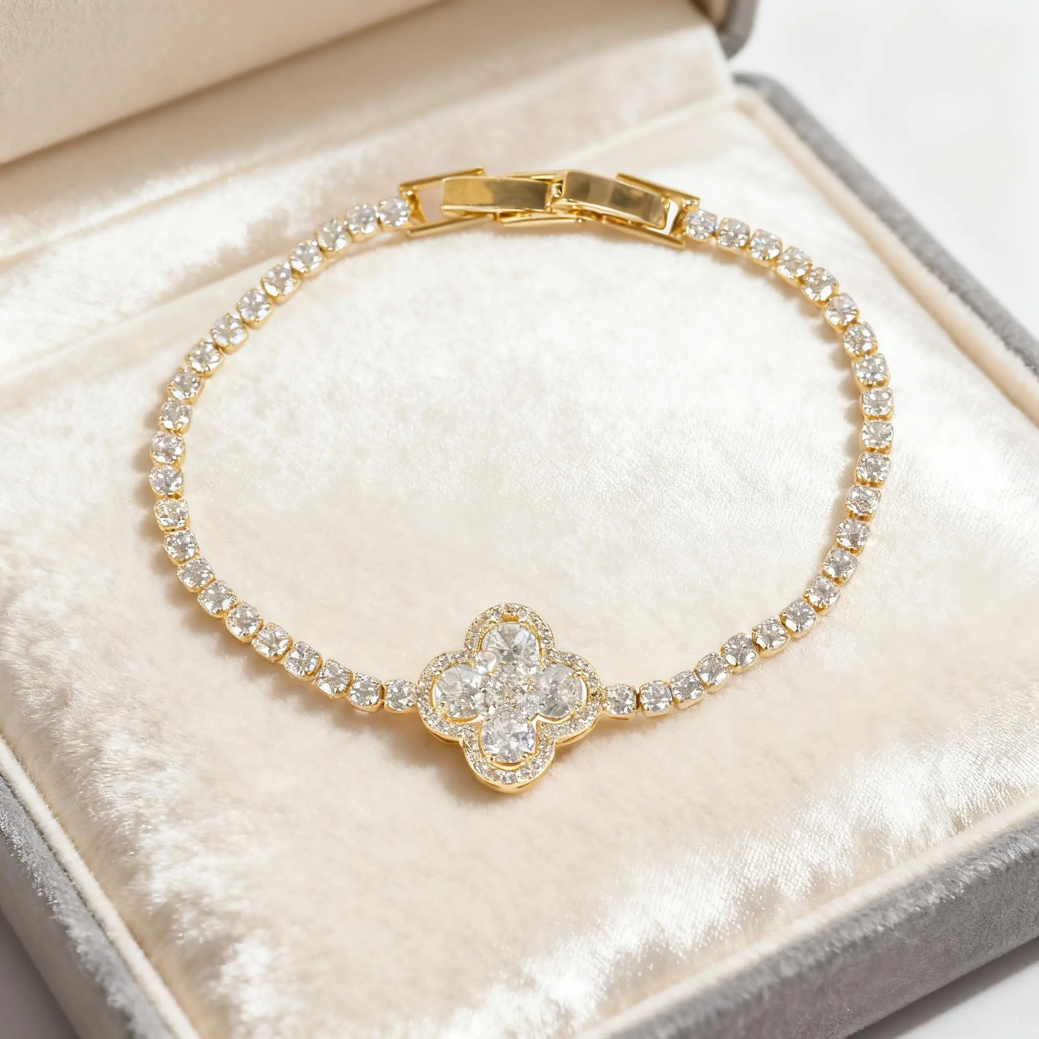 1pc Gold Aesthetic Artificial Zircon Crystal Flower Bracelet - Embellished Metallic All-Match Fashion Accessory for Daily Wear, Valentine's Day Gift, Artificial Zircon Bracelets & Bangles, Crystal Flower Bracelets & Bangles
