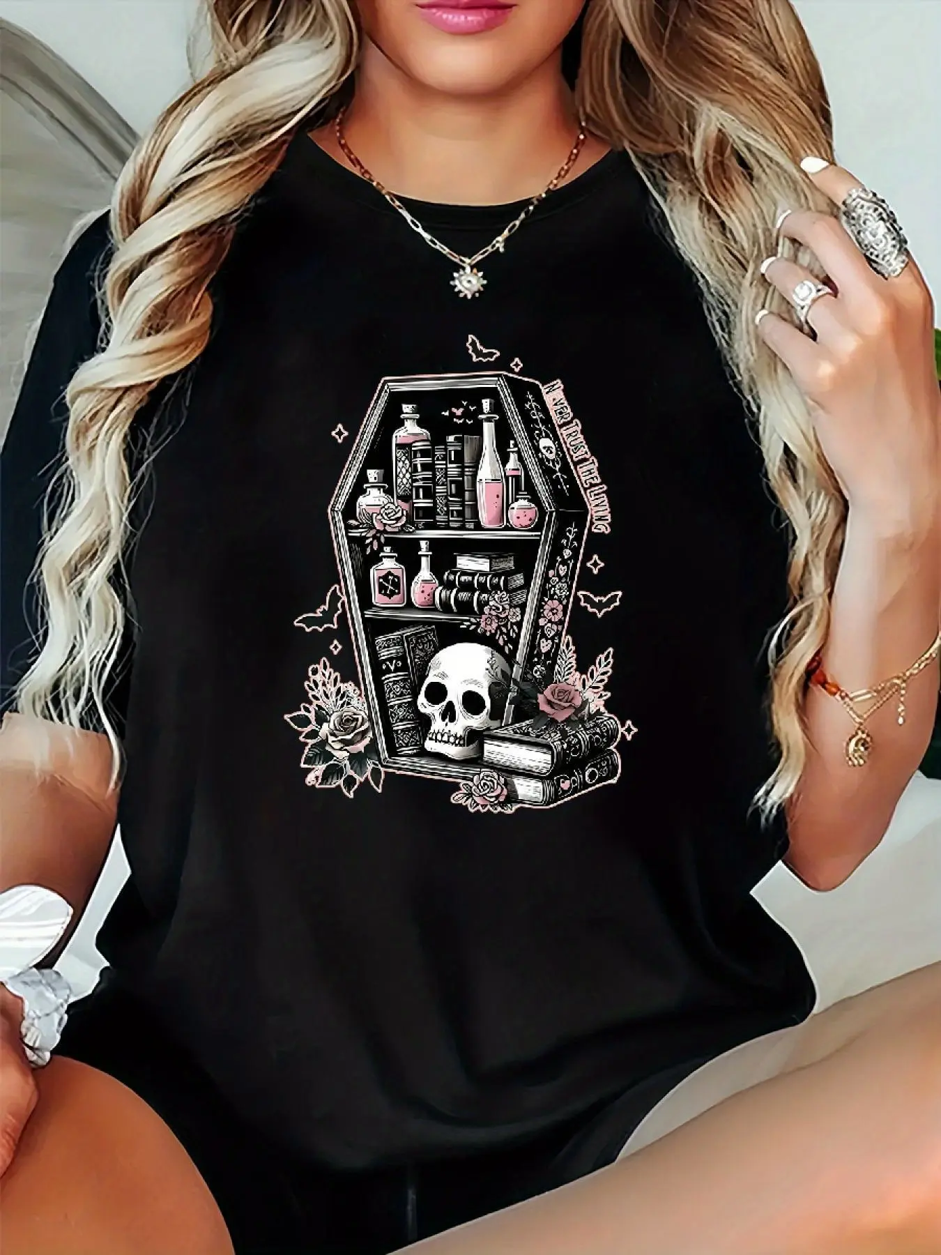 Plus Size, Plus-size Women's Top; Spring and Summer Bestseller; Round-neck Short-sleeved T-shirt for Women; Breathable and Skin-friendly; Vers and ; Comfortable and Sweat-free; Essential for Lazy Dressing.