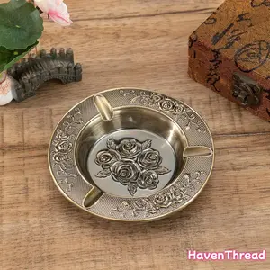 HavenThread Vintage Metal Rose-Carving Ashtray Solid Metal Artistic Ornaments Functional Home Decor Accessory with Smoke Groove Ideal Gift for Retro Style Enthusiasts