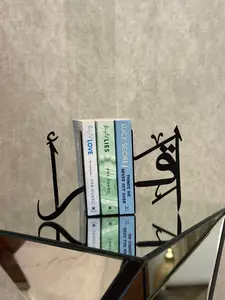 Eqra Bookend - Islamic Home Bookshelf Decor Ramadan Eid Decorative Sign Shelf Styling Arabic Calligraphy Art Modern Islam Design Book Holder