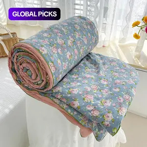 1pcs of small floral print summer quilt, super soft and skin-friendly air-conditioned quilt, suitable for use in all seasons, bedrooms, and living rooms