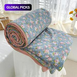 1pcs Of Small Floral Print Summer Quilt, Super Soft and Skin-friendly Air-conditioned Quilt, All Season Bedding, Suitable for Use in All Seasons, Bedrooms, and Living Rooms