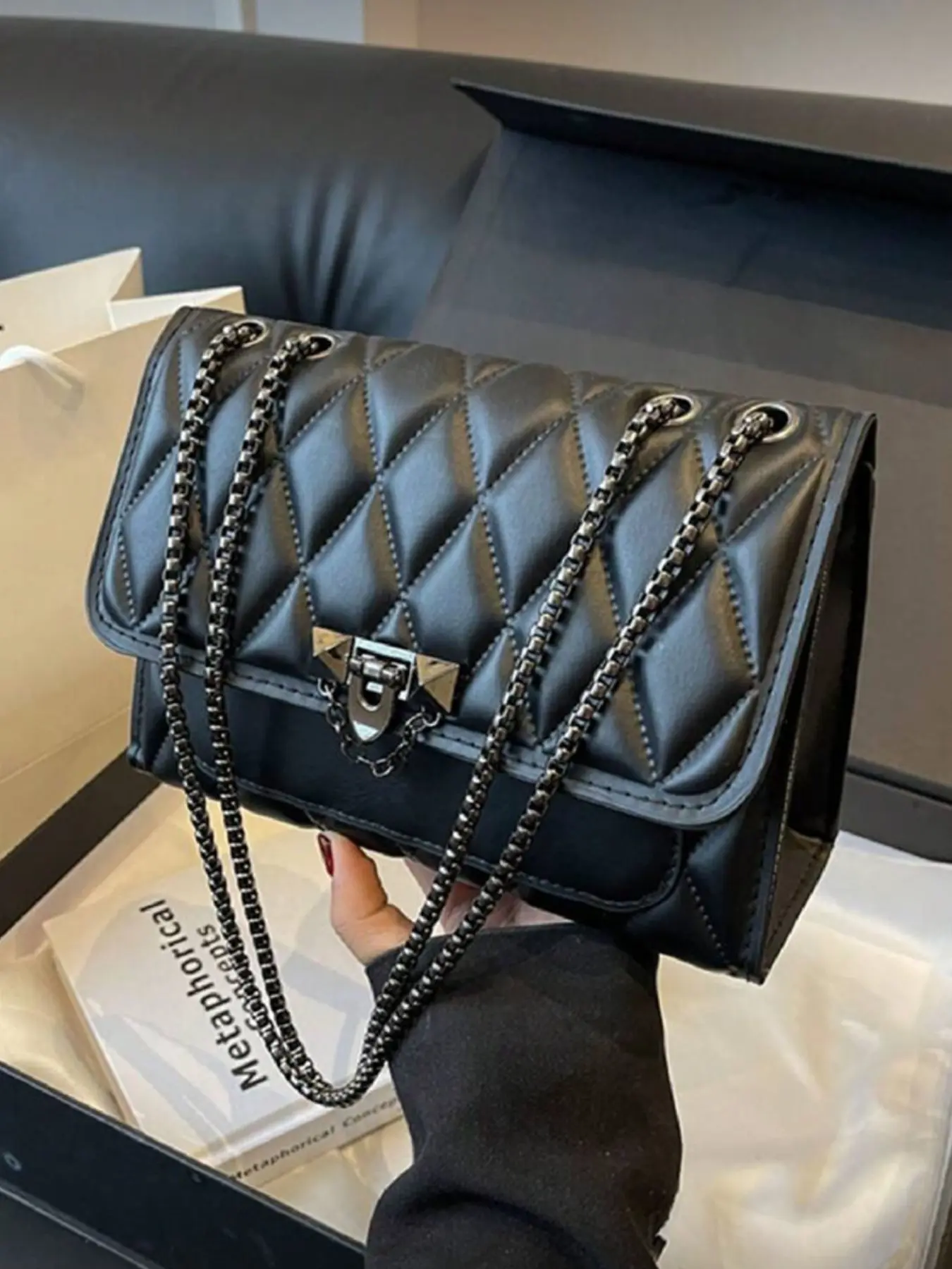 Minimalist Fashion Embossed Diamond Square Bag Lock Flap Opening Metal Chain Crossbody Shoulder Bag, Suitable for Women Daily Casual Use