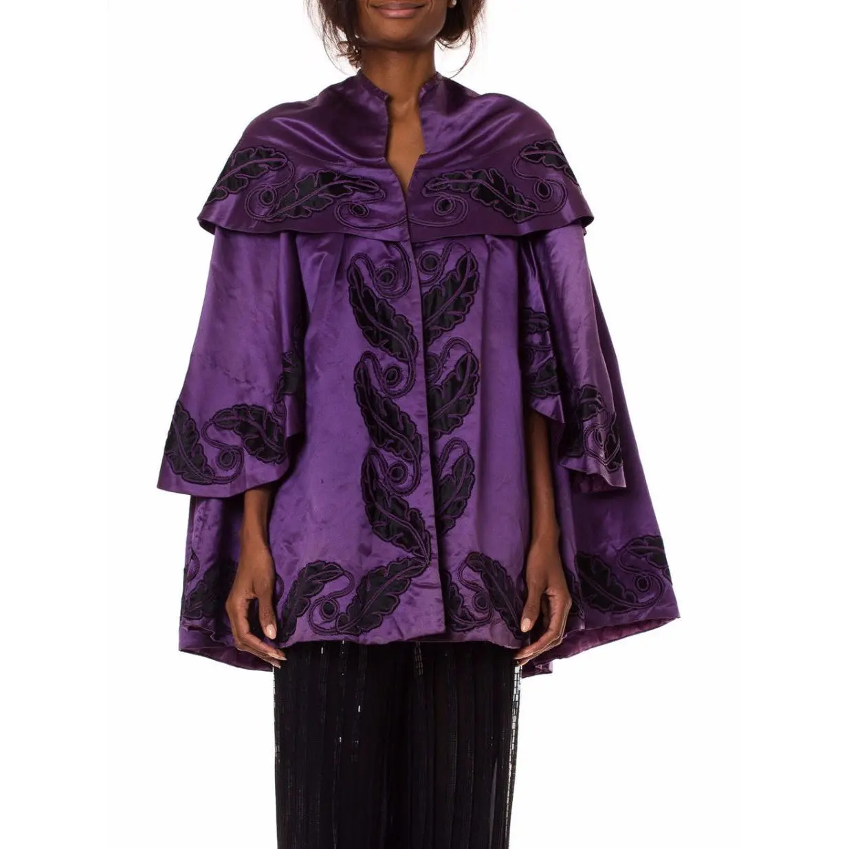 Victorian Purple & Black Silk Satin 1850-70 Cape With Hand-Quilted Lining Appliqués