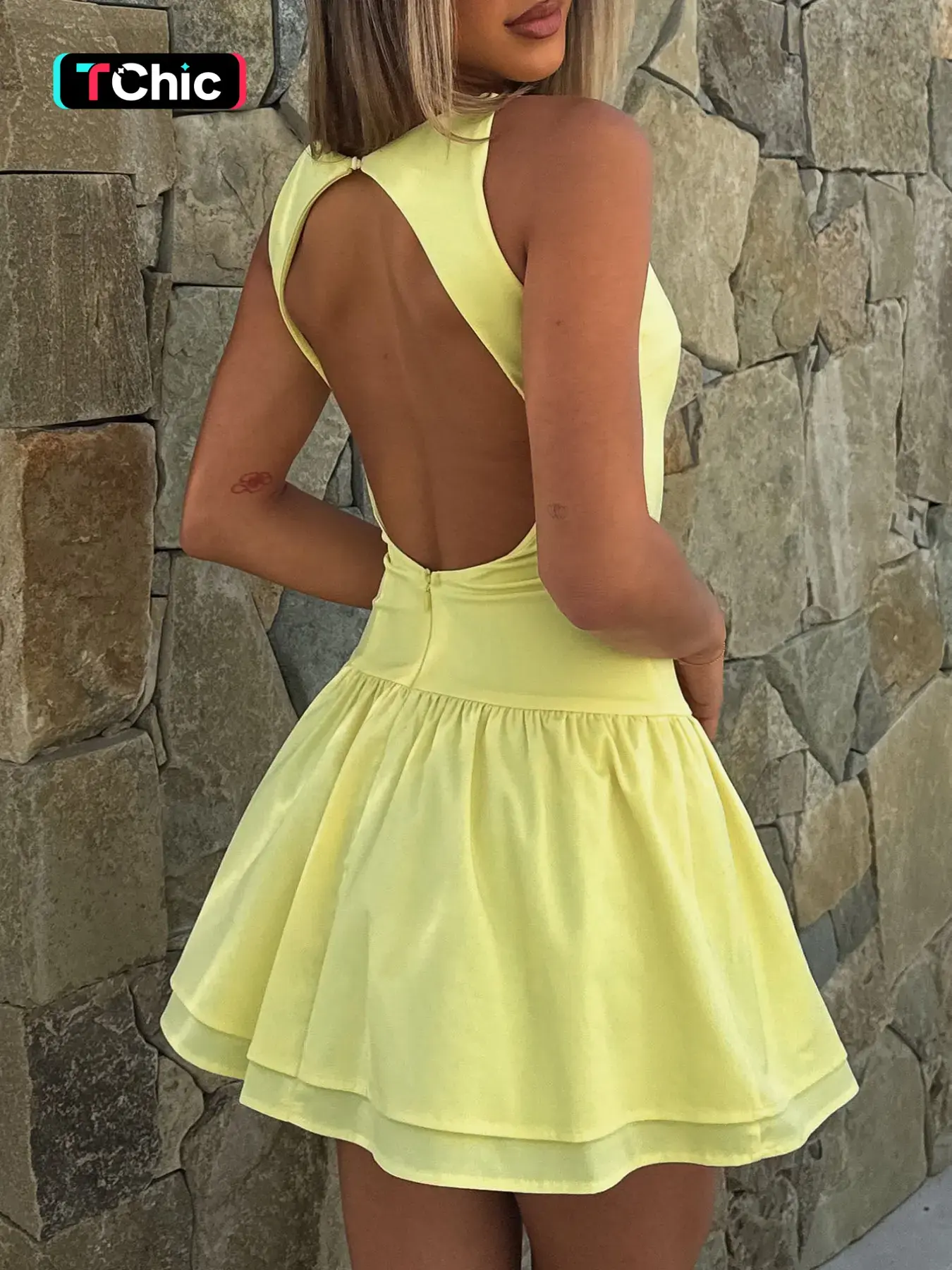 Sexy Backless Halter Neck Sleeveless Dress, Hollow Out Design, Layered  Ruffle Hem, Short Casual Dress for Women - TikTok Shop