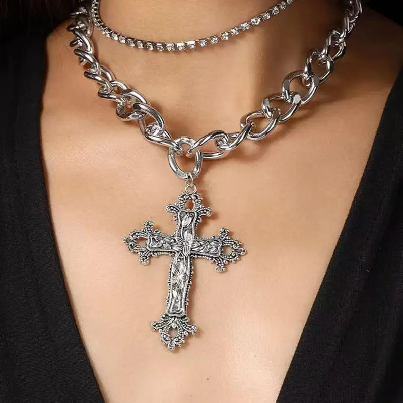 Women's Elegant Rhinestone Decorated Pendant Cross Necklaces, Fashion Jewelry for Party, Daily Clothing Decor, Trendy All-match & Exquisite Jewelry for Birthday Gift, Bling Necklace, Casual Trendy Jewelry, Decorative Necklace, Iced Out Cross