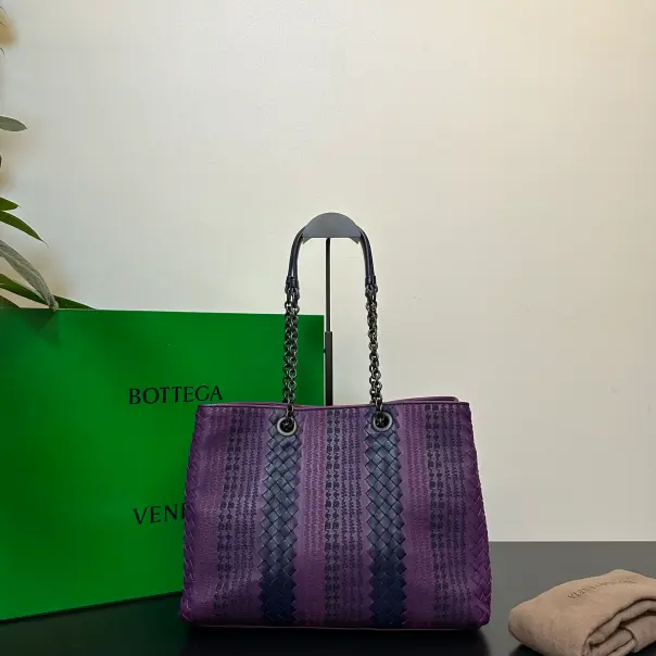 Pre-owned Bottega Veneta Leather Shoulder Bags 7.8'' R3199 Shoulder Bag C8858204334 0202 T1 Qiqi
