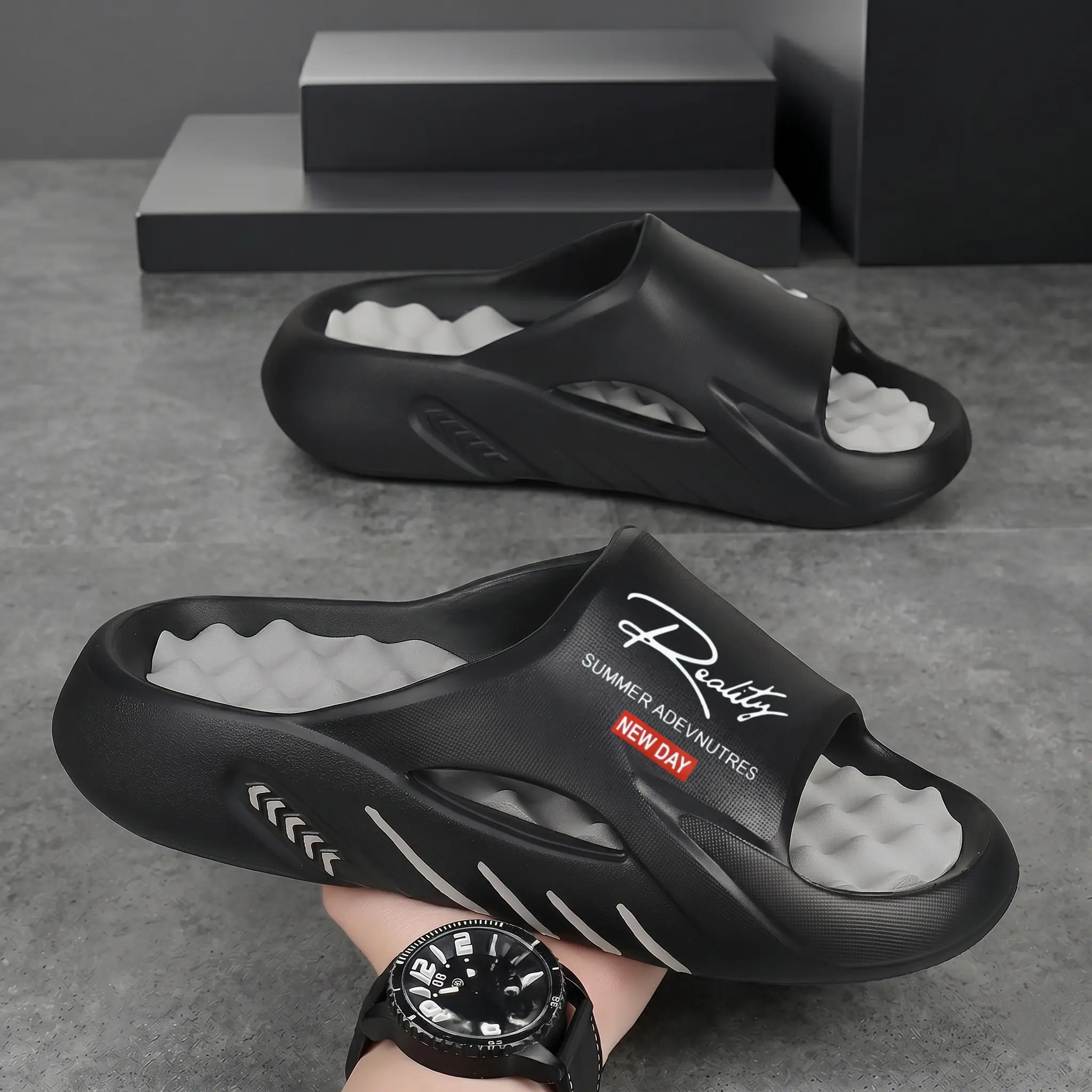 Men’s Thick-Sole Massage Slippers – Slip-On Casual Style for Indoor & Outdoor Wear