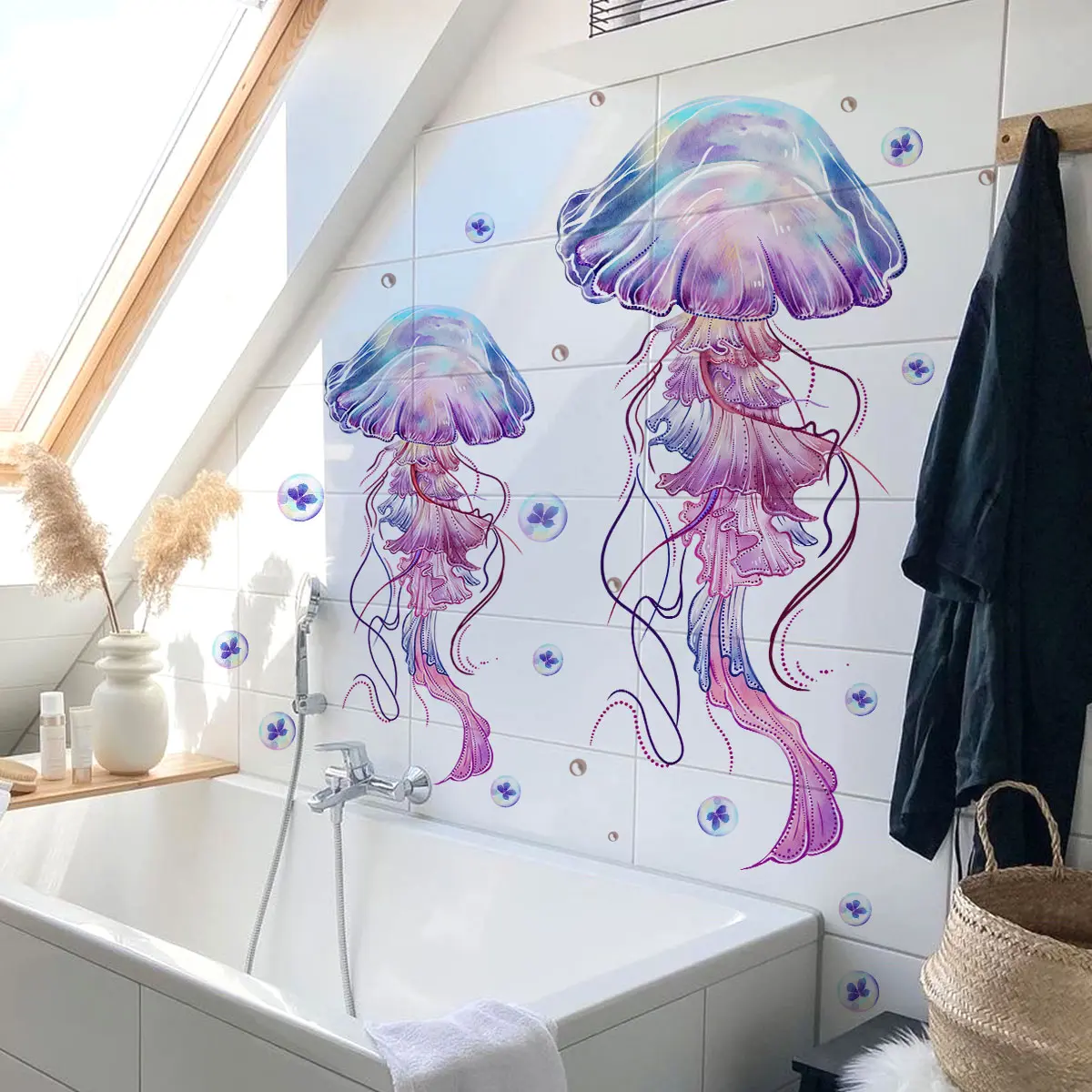A set of two colorful jellyfish bubble bathtub stickers for bathroom decoration, self-adhesive, MS3334-YL