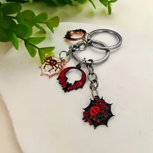 1Pc stylish and good-looking street personality black and white spider keychain Creative and simple mini keychain Suitable for daily wear couple pendants Unisex holiday party gifts for lovers
