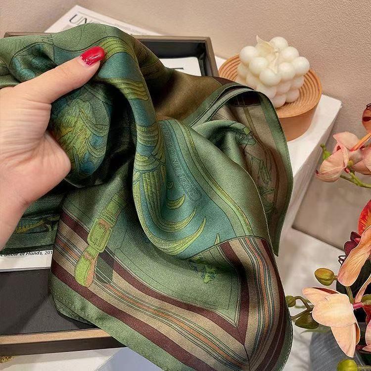 Women’s silk scarf, headscarf, handkerchief, neck wrap, sleep headscarf, elegant women’s accessory, genuine silk scarf, 27.5 × 27.5 inches, elegant, lightweight, breathable square headscarf, suitable for all seasons