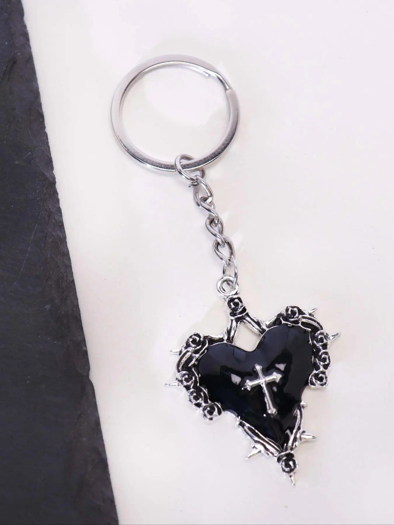 Gothic Heart Thorn Rose Design Keychain, Punk Style Keychain for Women & Men, Trendy All-match & Exquisite Keychain for Birthday Gift, Keychain Pendant, Stylish Keyring