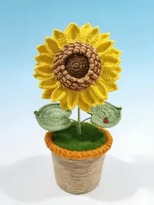 Artisanal hand-crocheted sunflower including a greeting card, a sincere present for Valentine's Day & Mother's Day, perfect as tabletop home decor accent.