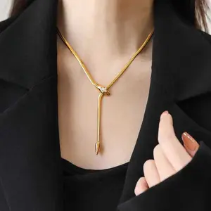 LisiZen Unique High-end Fashion Gold Snake Bone Zircon Necklace for Women, Light Luxury Snake Collar Chain Sweater Chain DZXL4042