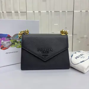 Pre-owned PRADA Leather Shoulder Bags 5.51'' R2919 Shoulder Bag C13346710603 0410 T2 Ella