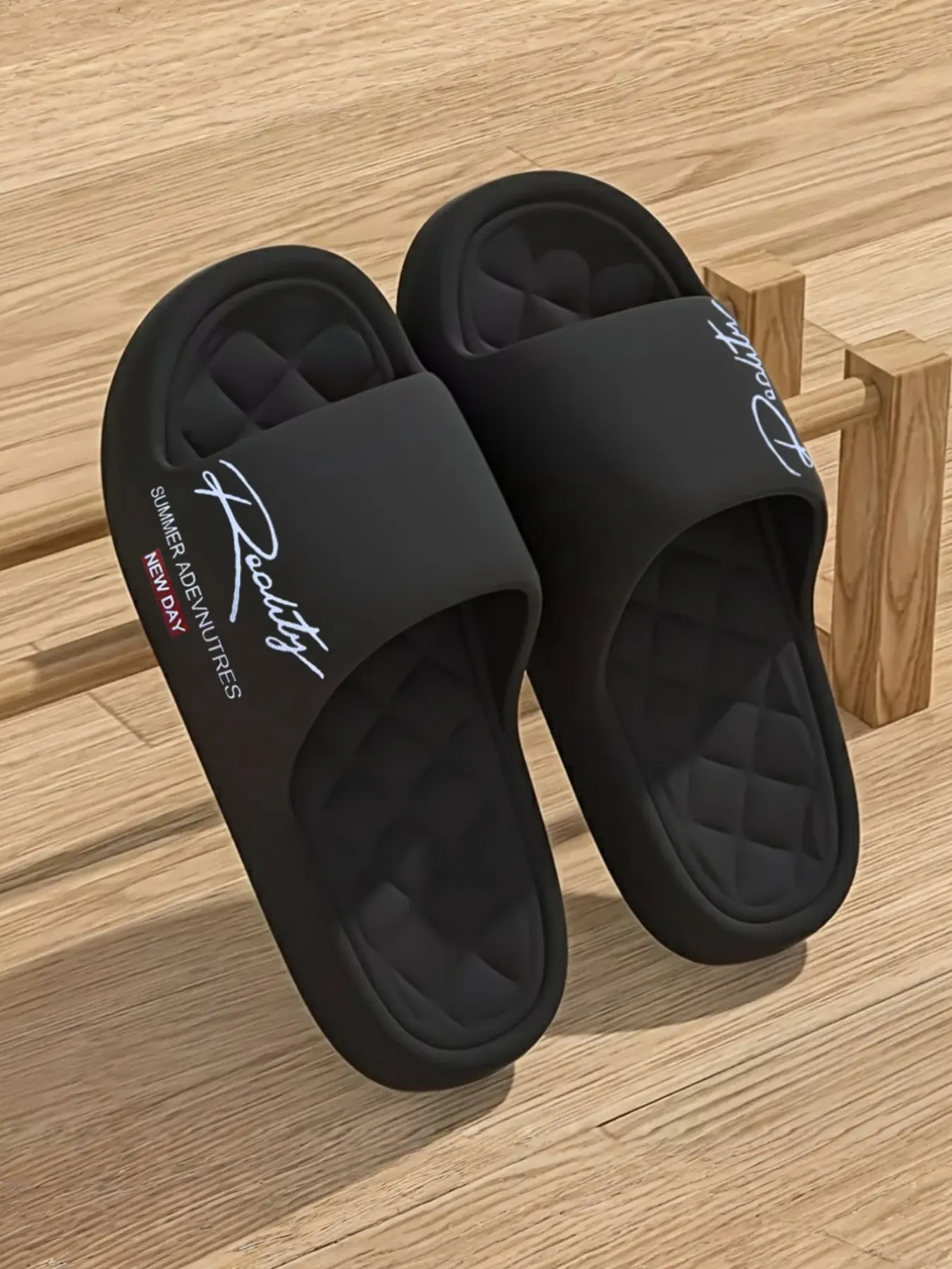 Women's 2026 Spring Summer New Thick Sole Sandals, Soft Bottom Anti-Slip Home Beach Shoes, Fashion Outdoor Street Style, Comfortable Slip-On Slippers, Slide, Thick Cushioned Slippers, Non Slip Slippers, Sliders Shoes