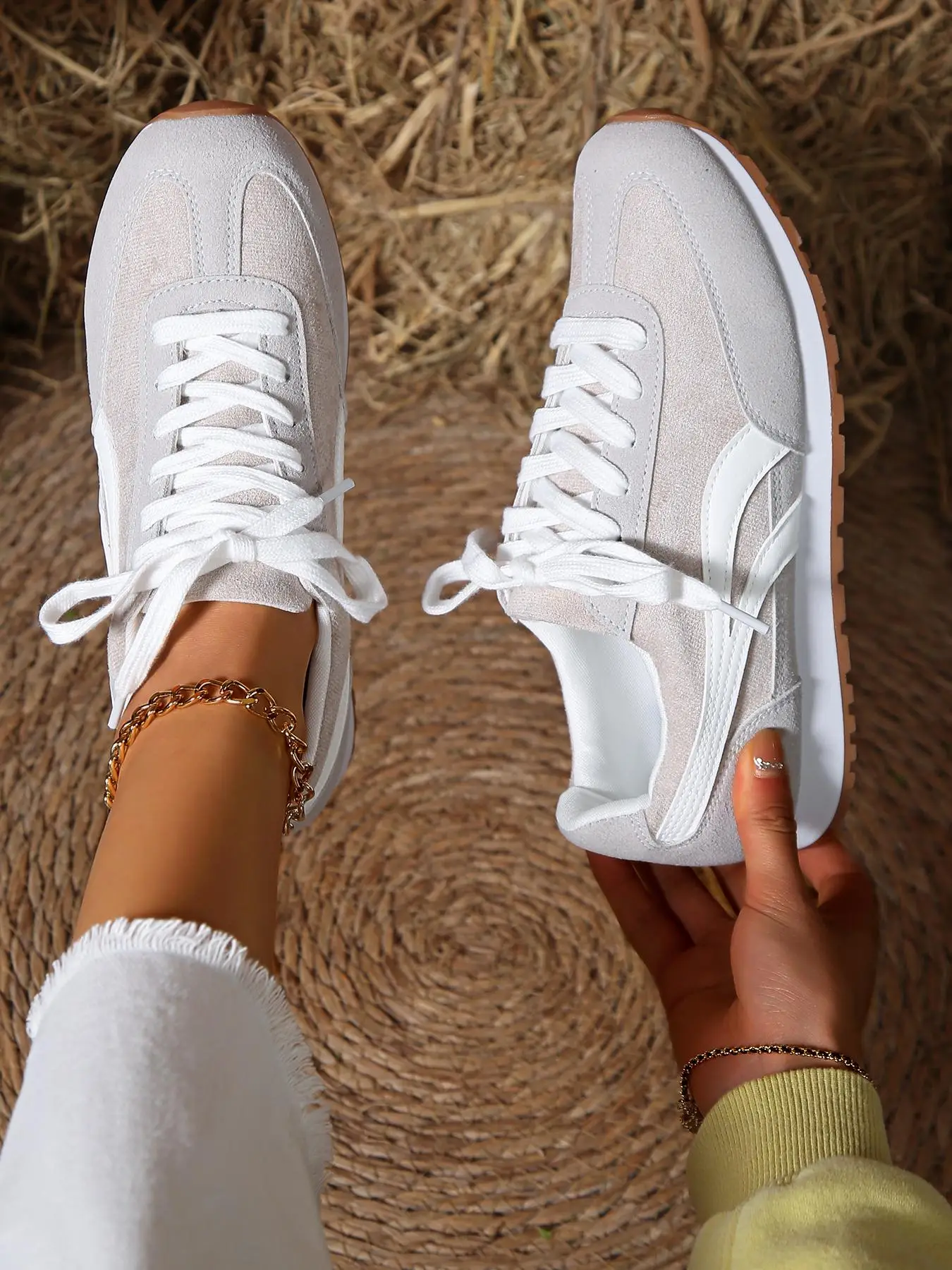 Women's Fashionable Lace Up Low Top Sneakers, Casual Comfortable Breathable Sports Running Shoes, All-match Basic Shoes for Daily Wear, Athletic Shoes