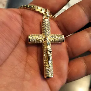 Detalle Cadena Cubana 14k + Dije