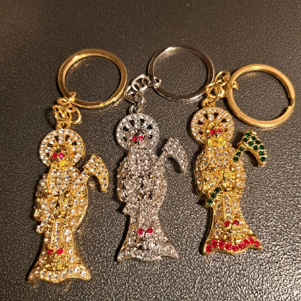 Santa Muerte Car Keychain - Unisex Medusa Charms for Men & Women - Perfect for Carrying Everywhere - High-Quality Materials