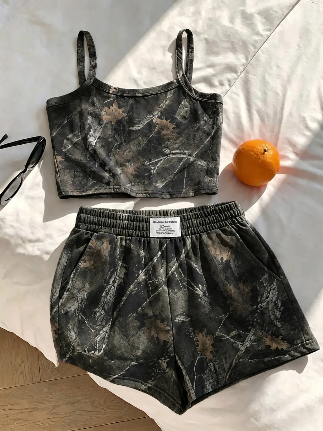 2 pieces, Y2K American women's tree patterned camouflage camisole shorts set, sweet, cool and spicy girl style, camouflage texture print, suitable for summer home and outdoor wear