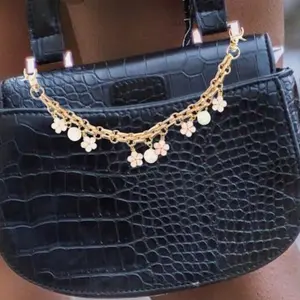 Flowers purse chain