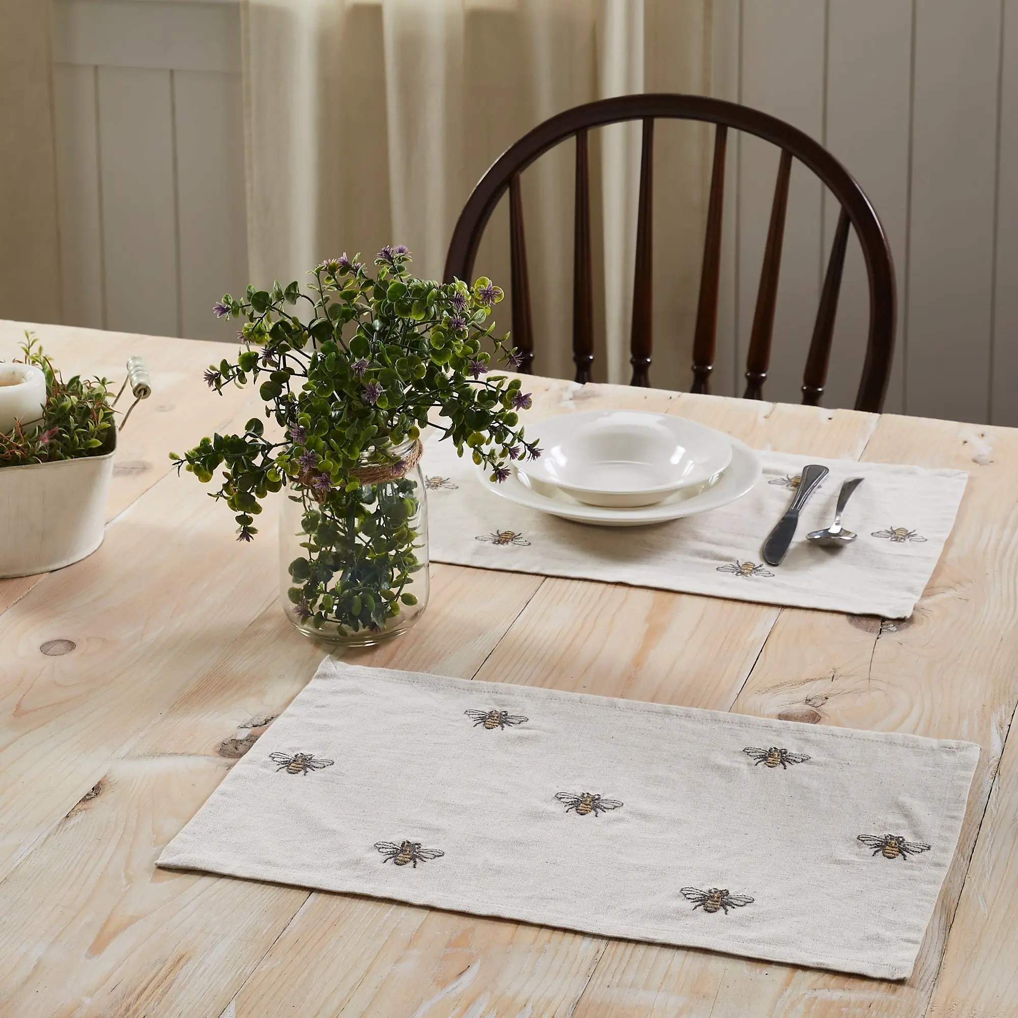 Kitchenware Tableware Embroidered Bees Motif Cloth Placemats & Coasters - Set of 6, Embroidery, Textured