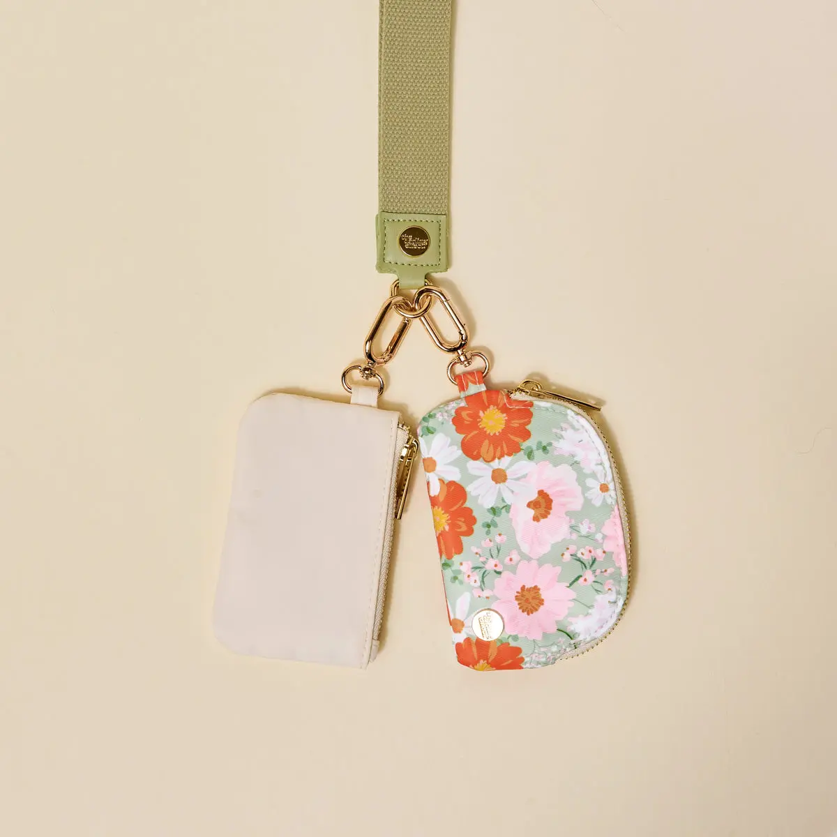 Women's Bouquet Beauty Sage Dynamic Duo Pouch Wristlet, Casual Hands-Free Lightweight Multi-Compartment Clutch Bag, Basic, Evening