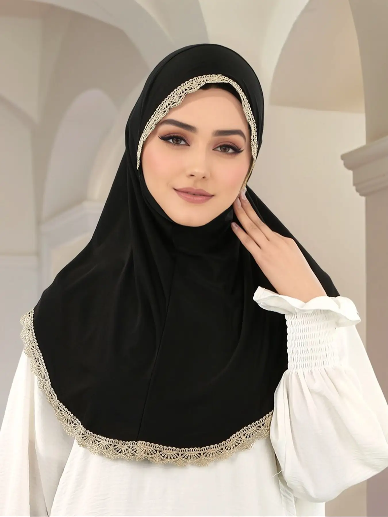 Women's Elegant Woven Hijab Scarf, Contrast Sequins Design, Soft Breathable Fabric, Perfect for Daily Wear & Abaya Accessories
