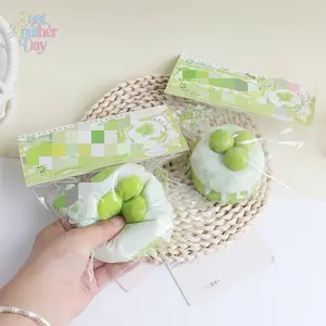 Cute Green Grape Chiffon Cake Squishy Toy Slow Rising Squeeze Fidget Toy Kawaii Food-Shaped Stress Relief Toy for Kids and Adults, Perfect for Anxiety Relief and Gift